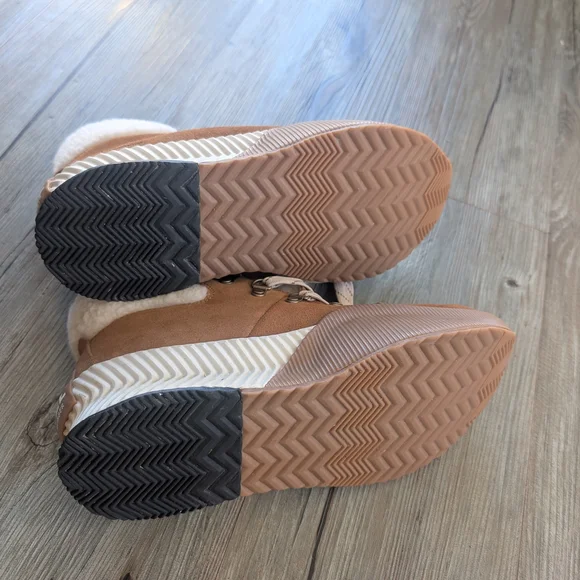 Sorel Women's Tan Winter Boots - Picture 3 of 8